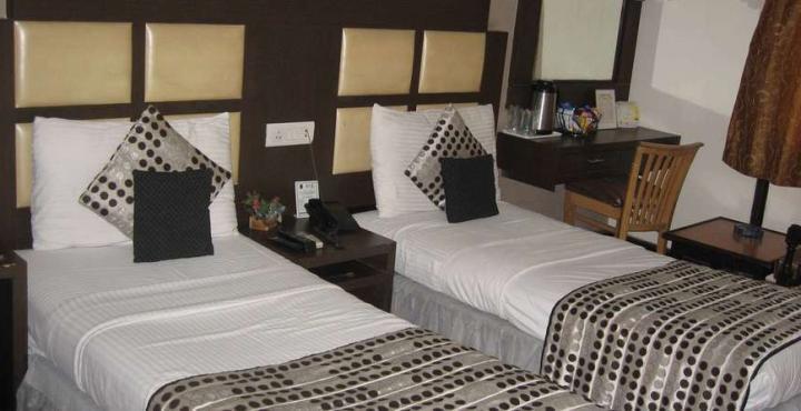 Hotel Amar Inn- Lajpat Nagar Central Market Ню Делхи Екстериор снимка