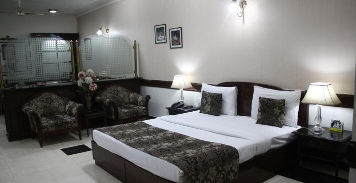 Hotel Amar Inn- Lajpat Nagar Central Market Ню Делхи Екстериор снимка