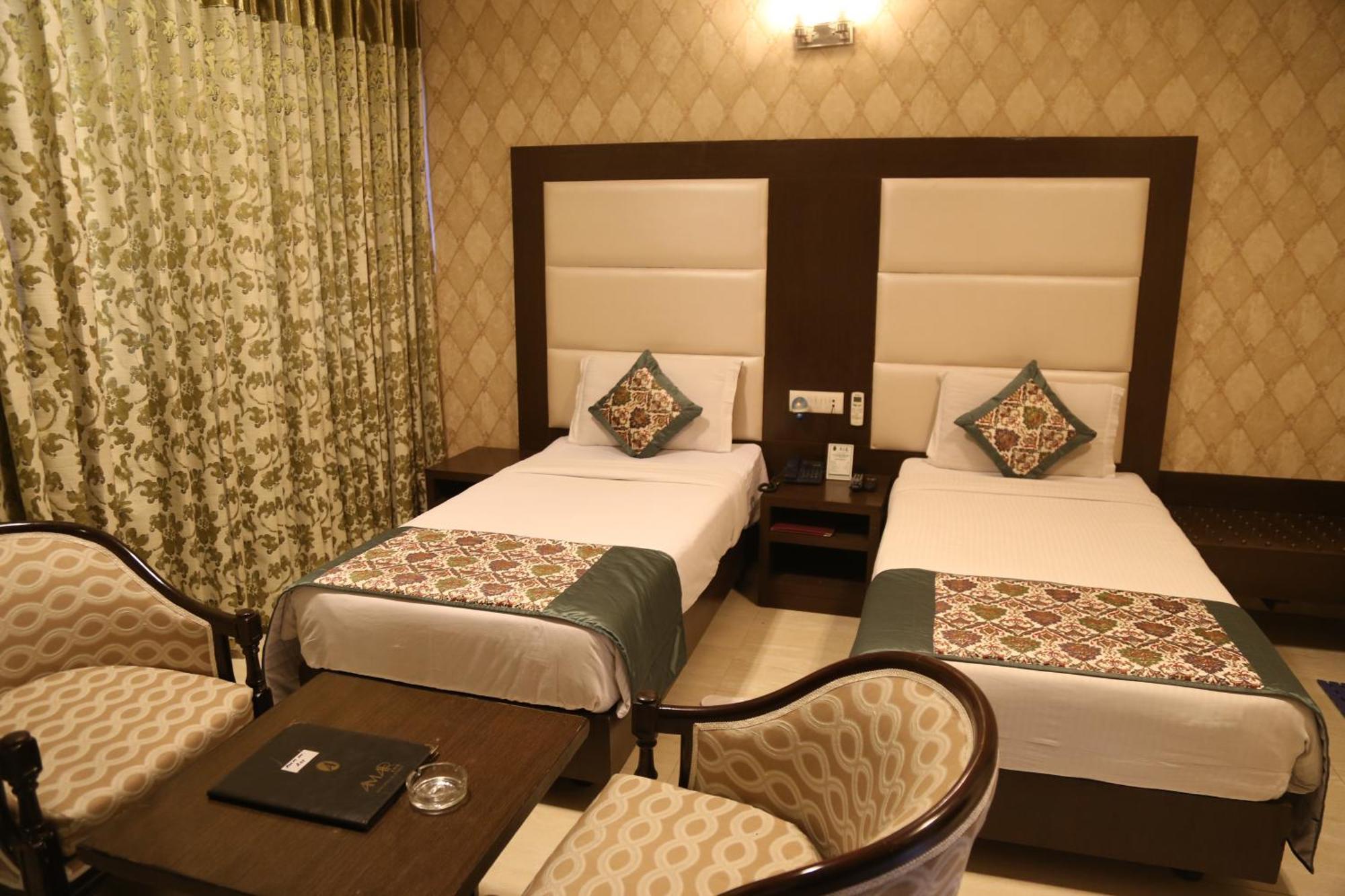 Hotel Amar Inn- Lajpat Nagar Central Market Ню Делхи Екстериор снимка