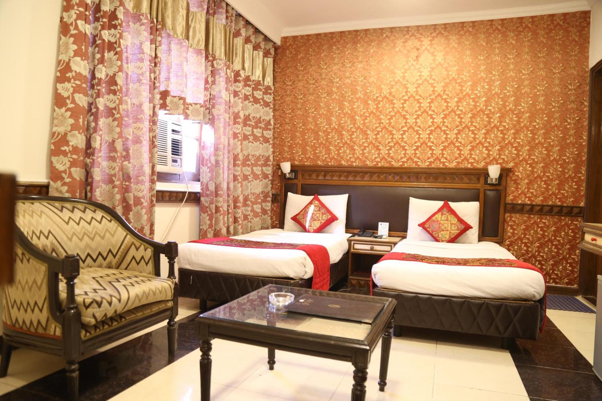 Hotel Amar Inn- Lajpat Nagar Central Market Ню Делхи Екстериор снимка