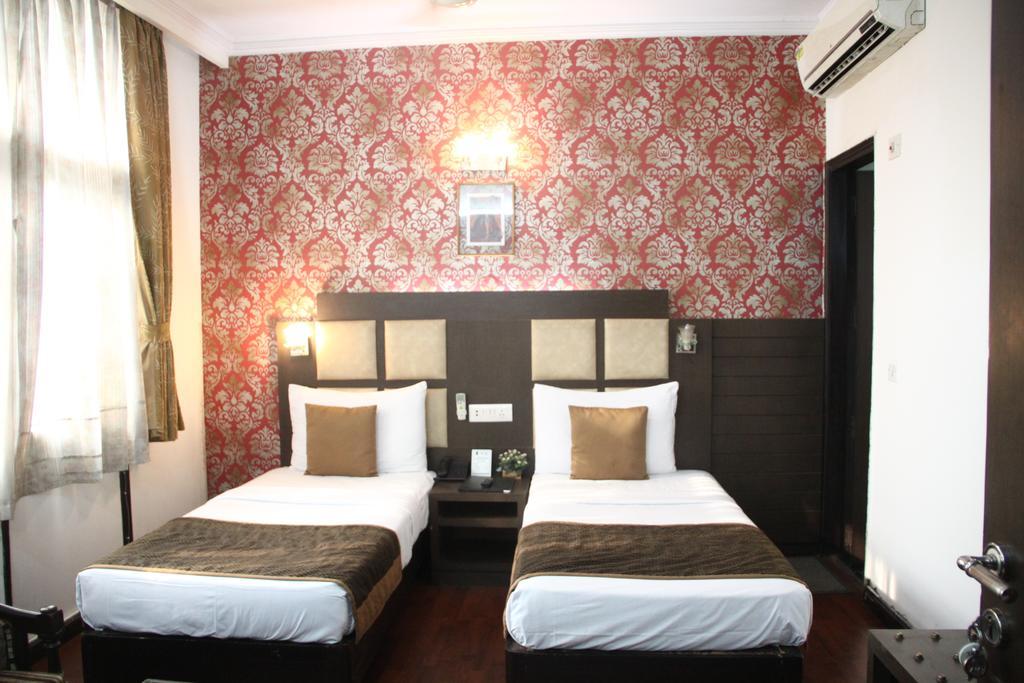 Hotel Amar Inn- Lajpat Nagar Central Market Ню Делхи Екстериор снимка
