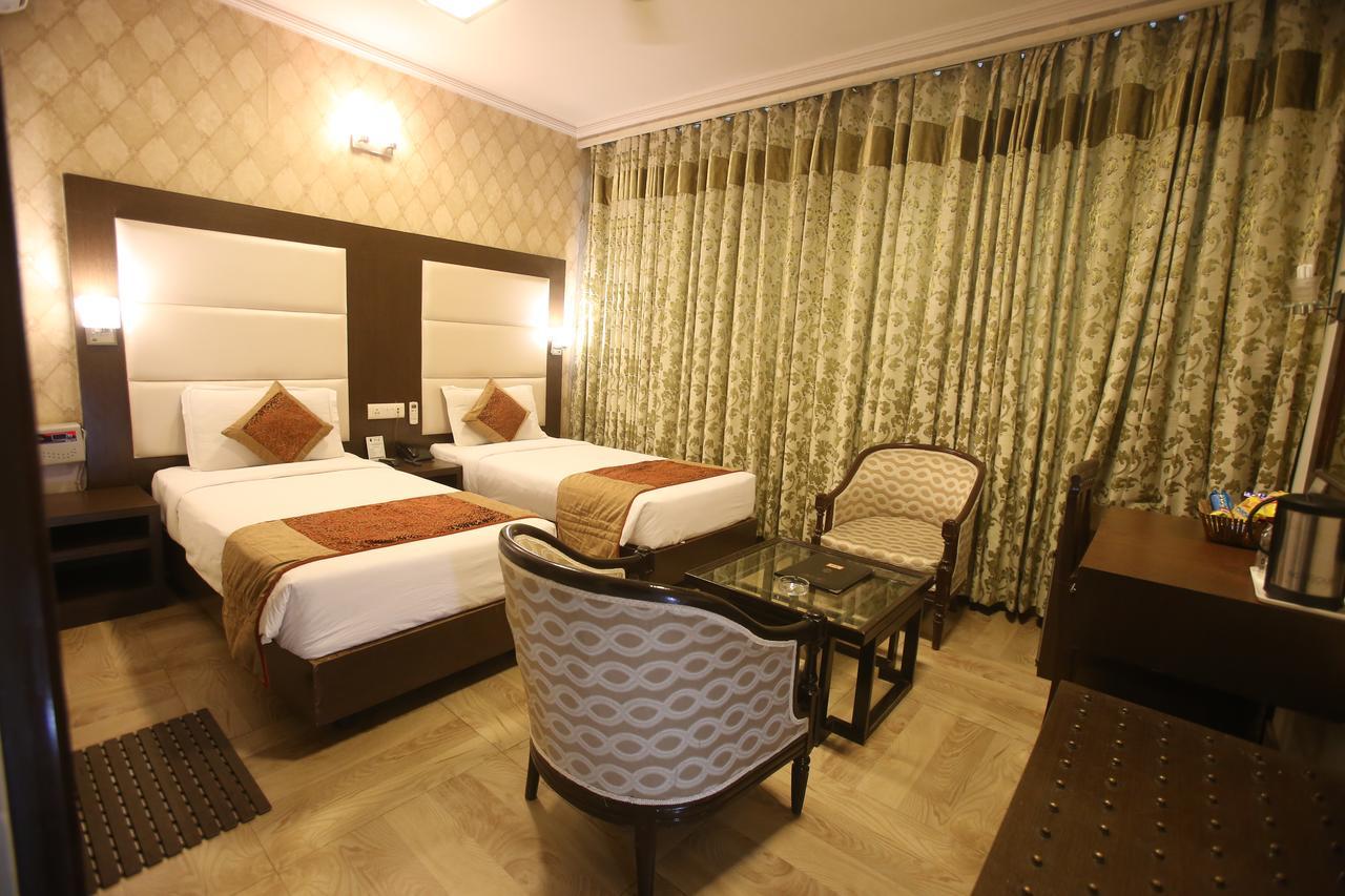 Hotel Amar Inn- Lajpat Nagar Central Market Ню Делхи Екстериор снимка