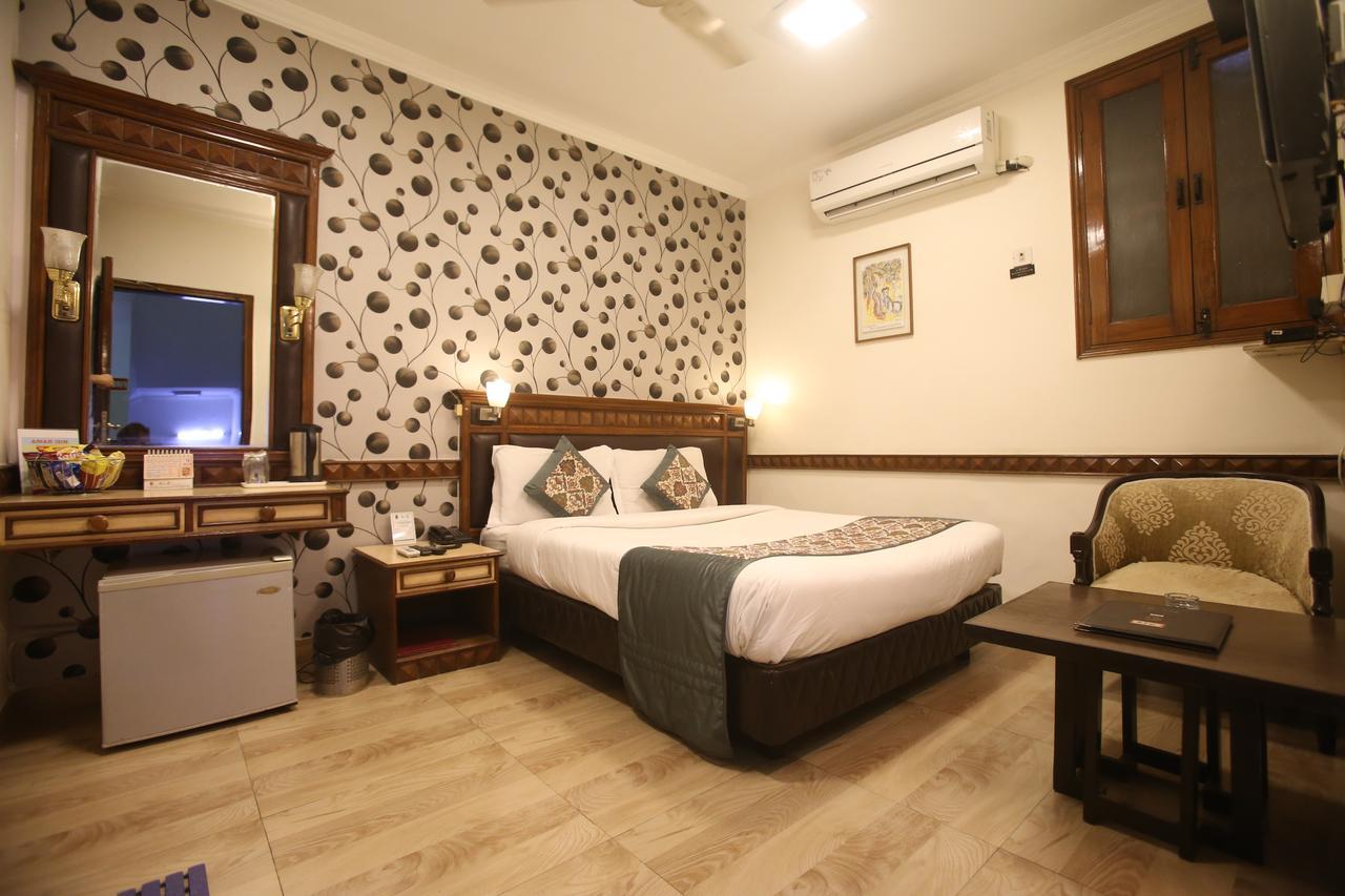 Hotel Amar Inn- Lajpat Nagar Central Market Ню Делхи Екстериор снимка