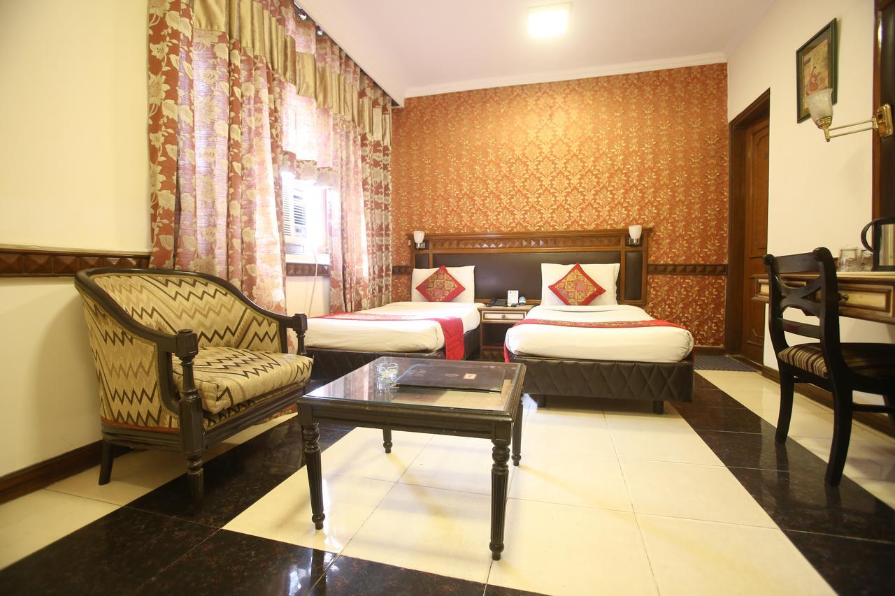 Hotel Amar Inn- Lajpat Nagar Central Market Ню Делхи Екстериор снимка