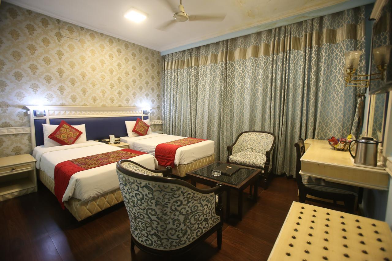 Hotel Amar Inn- Lajpat Nagar Central Market Ню Делхи Екстериор снимка