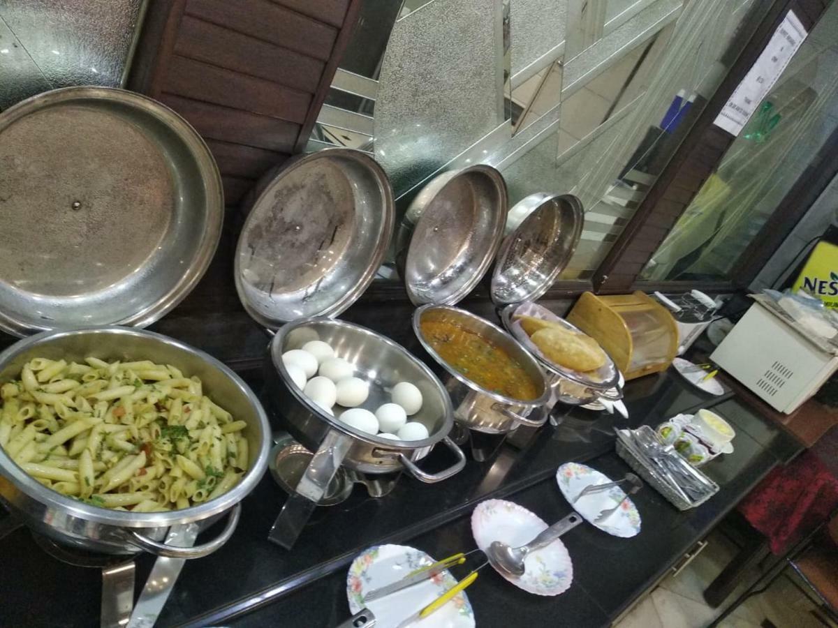 Hotel Amar Inn- Lajpat Nagar Central Market Ню Делхи Екстериор снимка